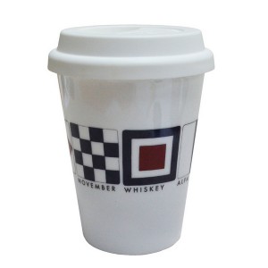 Coffee-to-go-Becher Flaggenalphabet aus Porzellan mit Kunststoff Deckel
