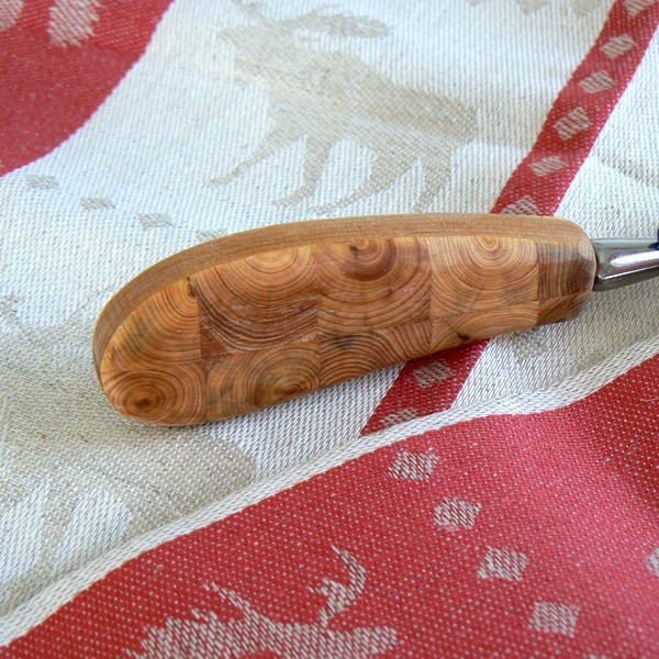 Käsehobel Elch mit Intarsienhandgriff aus Wacholderholz
